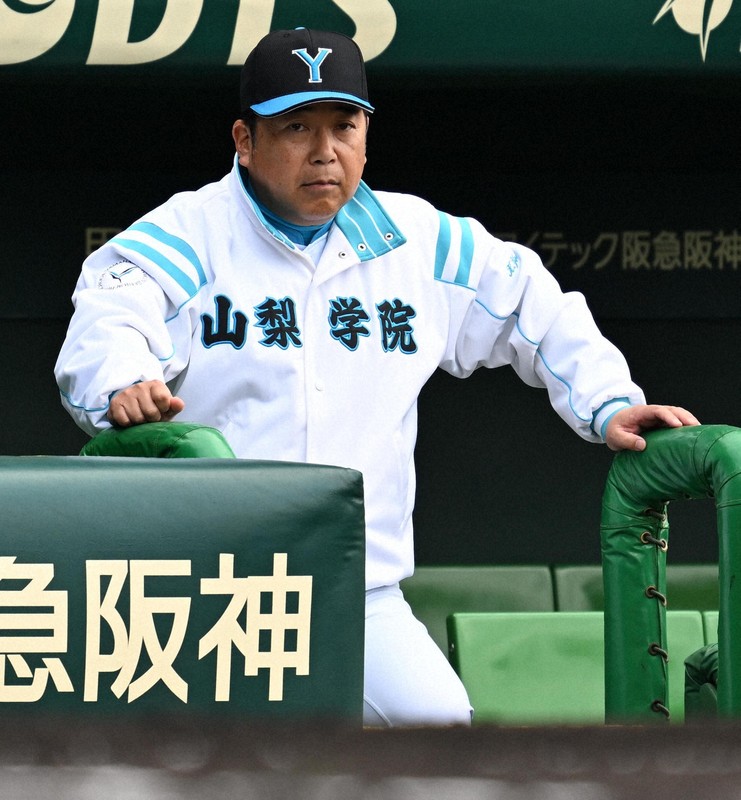 山梨学院・吉田監督「ベンチでも菰田の存在は大きい」 センバツ | 毎日新聞