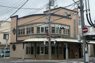 アールデコ風の外観と耐火建築が評価された「福寿苑店舗」＝松江市提供