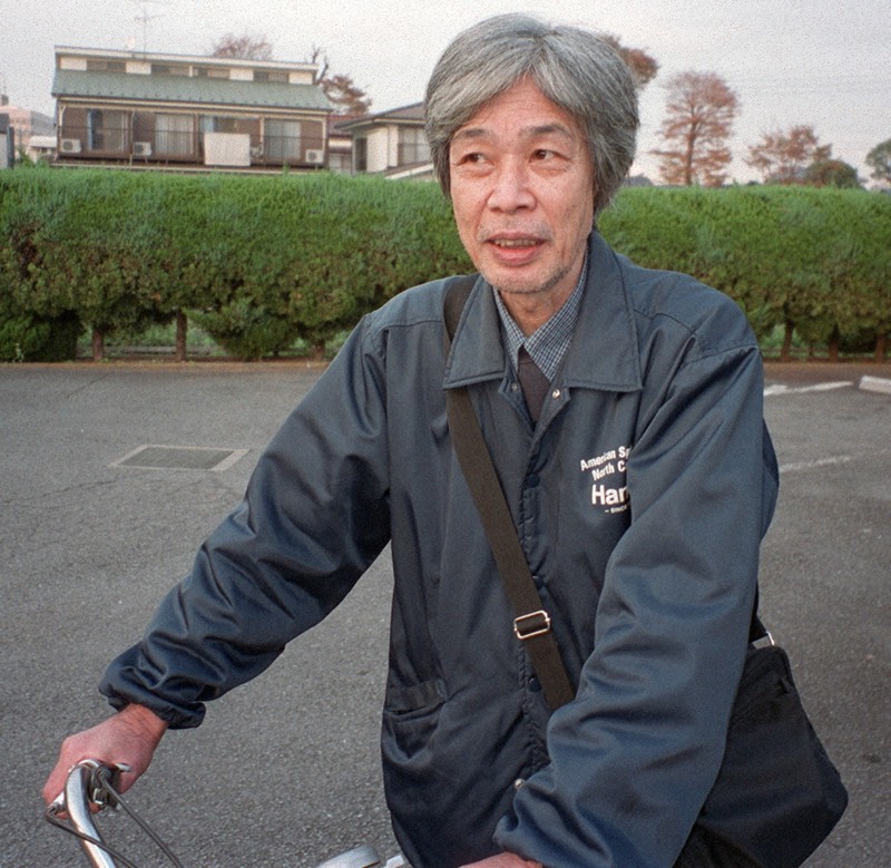 漫画家のつげ義春さん＝東京都調布市で、鈴木琢磨撮影
