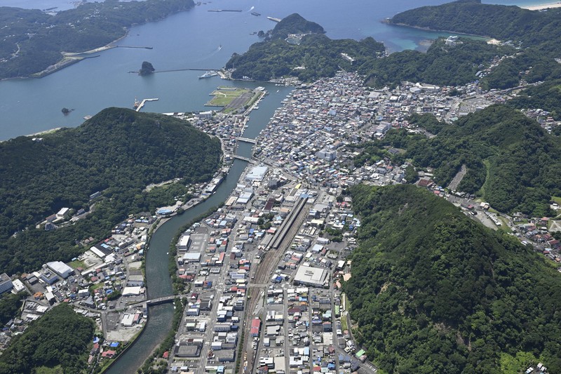 Japan's seismologists look to 'small tremors' as key to predicting next megaquake