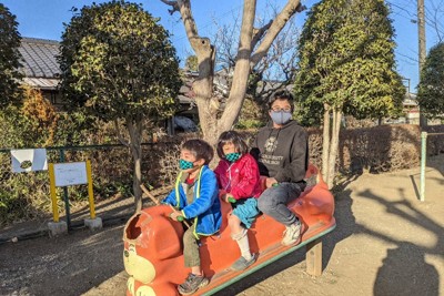 3人の子どもたち＝古賀礼子さん提供