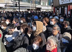 2月の衆院選では税と社会保障が大きな争点となった