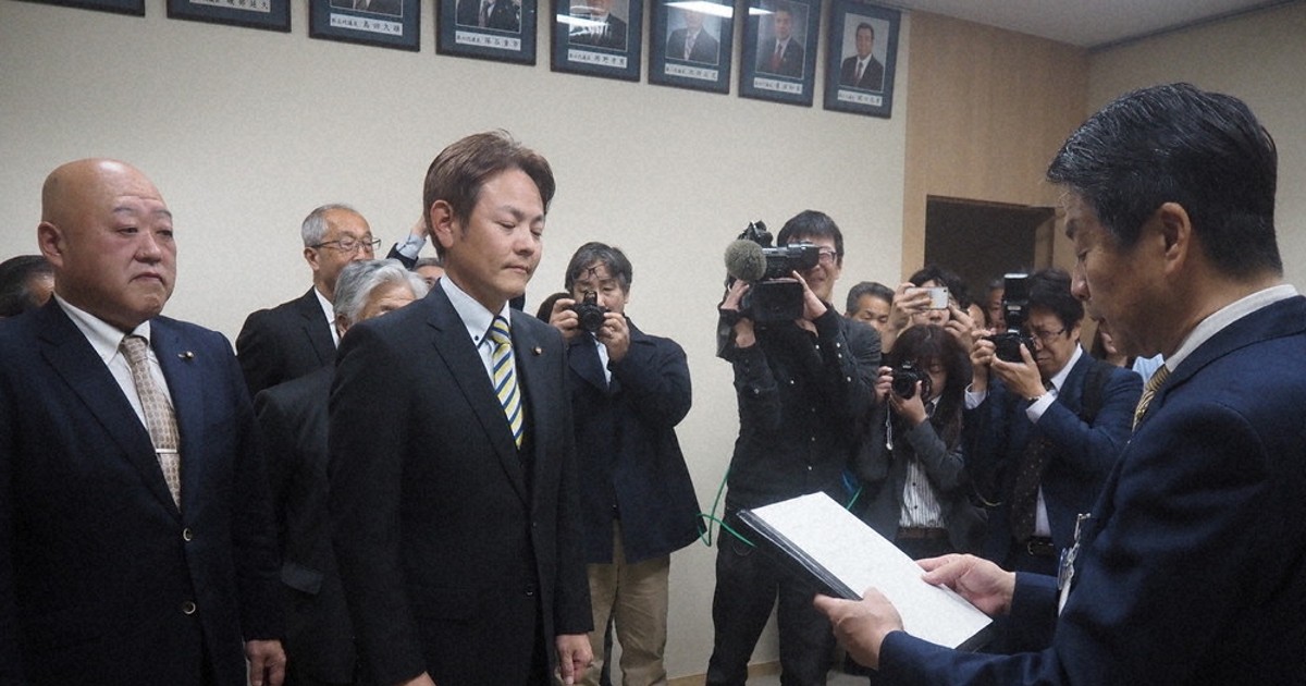 茨城・石岡市長が議会に解散通知　6年続く「対立」清算狙う