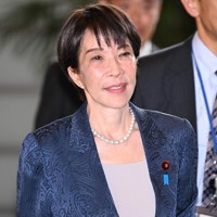首相官邸に入る高市早苗首相＝2026年3月26日午後3時12分、平田明浩撮影