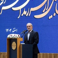 イランのペゼシュキアン大統領＝テヘランで2026年2月21日、WANAロイター