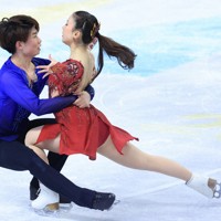 アイスダンスFDで演技する吉田唄菜、森田真沙也組＝プラハ・O2アリーナで2026年3月28日、滝川大貴撮影