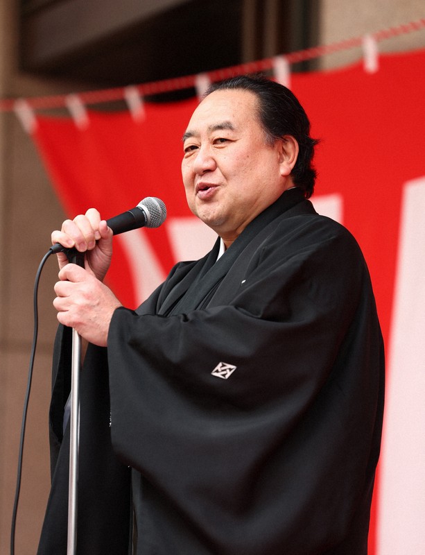 「お練り」後の式典であいさつする中村鴈治郎＝大阪市中央区で2026年3月29日、村田貴司撮影