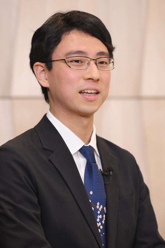 座談会で質問に答える一力遼本因坊＝東京都渋谷区で2026年3月3日、内藤絵美撮影
