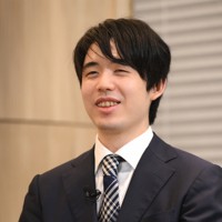 座談会で質問に答える藤井聡太名人＝東京都渋谷区で2026年3月3日、内藤絵美撮影
