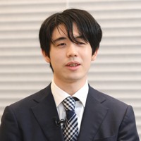 座談会で質問に答える藤井聡太名人＝東京都渋谷区で2026年3月3日、内藤絵美撮影