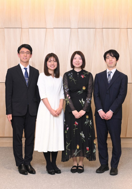囲碁や将棋の魅力を語り合った（左から）一力遼本因坊、藤沢里菜女流本因坊、西山朋佳白玲、藤井聡太名人＝東京都渋谷区で2026年3月3日、内藤絵美撮影