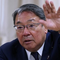 ペルシャ湾に取り残された日本船の現状や今後の対応について話す日本船主協会の長沢仁志会長＝東京都千代田区で2026年3月31日、小林努撮影