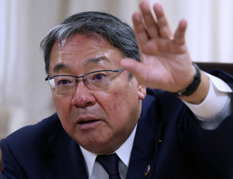 ペルシャ湾に取り残された日本船の現状や今後の対応について話す日本船主協会の長沢仁志会長＝東京都千代田区で2026年3月31日、小林努撮影