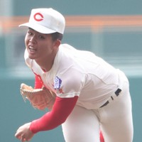 【中京大中京－智弁学園】力投する智弁学園の先発・杉本真滉＝阪神甲子園球場で2026年3月29日、前田梨里子撮影