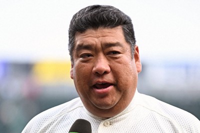 【大阪桐蔭－智弁学園】優勝しインタビューに答える大阪桐蔭の西谷浩一監督＝阪神甲子園球場で2026年3月31日、西夏生撮影