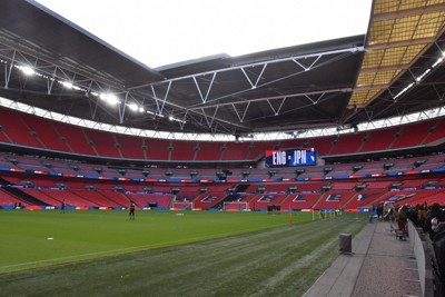 「サッカーの聖地」と呼ばれるウェンブリー競技場＝ロンドンで2026年3月30日、高野裕士撮影