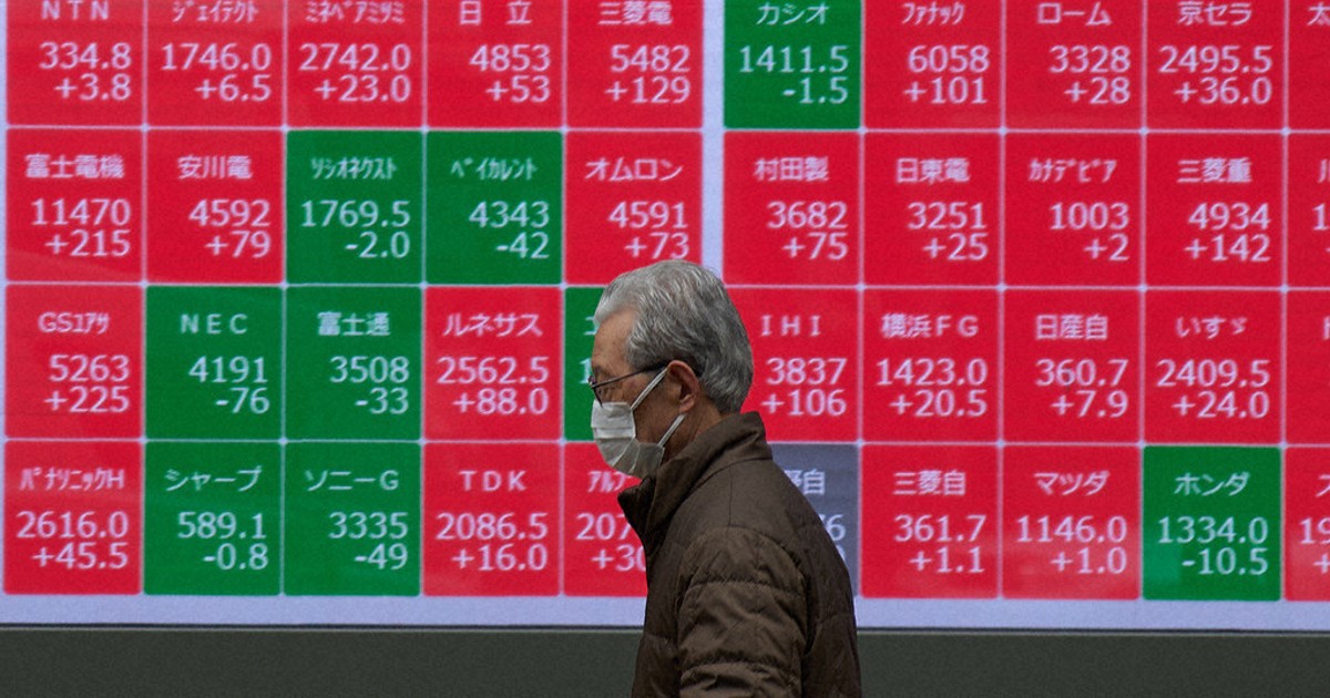 Japan industrial output in Feb. falls 2.1% on month on weak autos