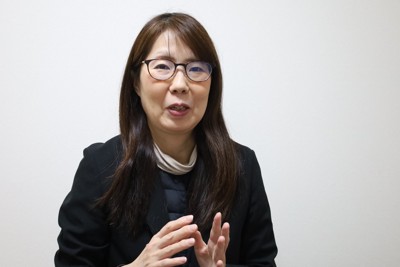 看護師から行政書士に転身した安富幸江さん＝横浜市内で2026年1月26日午後2時35分、宮川佐知子撮影