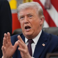 記者団の取材に応じるトランプ米大統領＝米首都ワシントンのホワイトハウスで2026年3月31日、AP