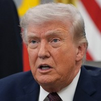 記者団の取材に応じるトランプ米大統領＝米首都ワシントンのホワイトハウスで2026年3月31日、AP