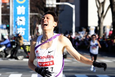 2026年のニューイヤー駅伝で8位でフィニッシュしたHondaのアンカー・伊藤達彦選手＝前橋市で2026年1月1日、後藤由耶撮影