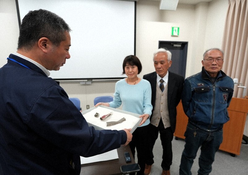 資料 古写真 72枚／満州・支那／日本軍 特攻隊 部隊写真 残虐 建物 勲章 旧日本軍 特攻機の破片 80年超経て 知覧へ ／鹿児島 | 毎日新聞