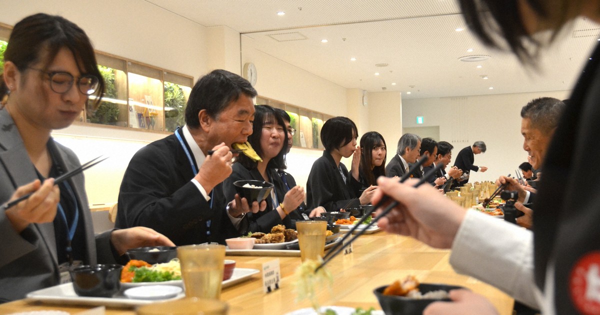 宮城県庁食堂がリニューアル　県産ケヤキ使い明るい雰囲気に