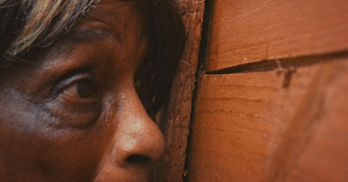 オンラインの森:米国の隣人トラブルの実態に迫る過激なドキュメンタリー「ネイバーズ」