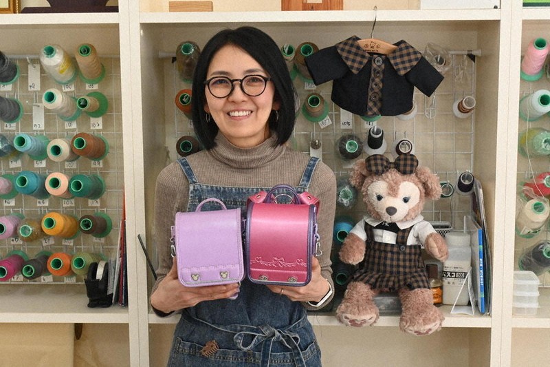 思い出、世界で一つの形に ランドセル、小さくリメーク 荒川に工房 