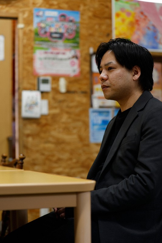 山本航平さんは兄寛大さんが亡くなった当時を振り返り時折、言葉を詰まらせた＝福岡市東区で2026年3月9日午後3時39分、川畑岳志撮影