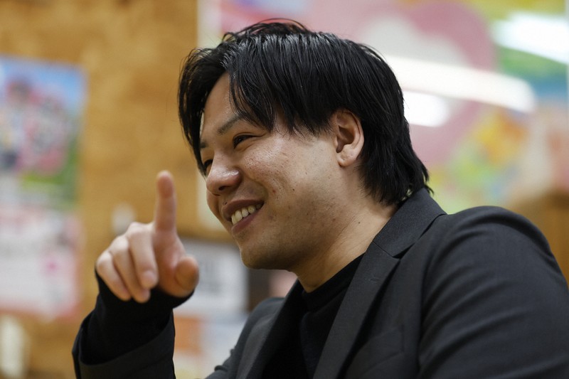 大好きだった兄の山本寛大さんとの思い出を語る航平さん＝福岡市東区で2026年3月9日午後3時28分、川畑岳志撮影
