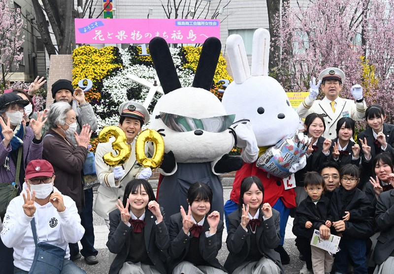 雪うさぎがモチーフ　福島市のゆるキャラ「ももりん」30周年