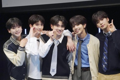 プレデビューイベントに登場した「VIBY」の（左から）KOTARO、IO、RENKI、AKITO、RYOHA（共同）