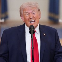 米国民向けに演説するトランプ大統領＝ワシントンのホワイトハウスで2026年4月1日、代表撮影・ロイター