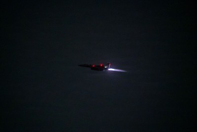中東の基地から離陸する米軍のF15E戦闘機＝2026年3月23日（米空軍提供・ロイター）