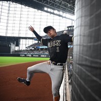 ファイターズが4連勝、万波の3ランなどで終盤に得点重ねる 日本ハムvs