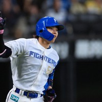 ファイターズが4連勝、万波の3ランなどで終盤に得点重ねる 日本ハムvs