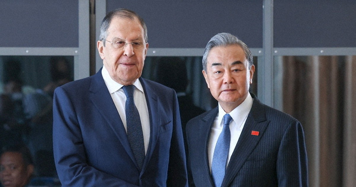 中露、中東の即時停戦へ協力で一致　外相電話会談