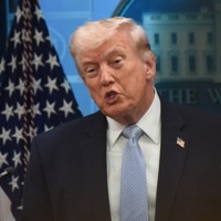 記者会見するトランプ米大統領＝ワシントンのホワイトハウスで2026年4月6日、松井聡撮影