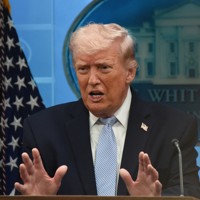 記者会見するトランプ米大統領＝ワシントンのホワイトハウスで2026年4月6日、松井聡撮影