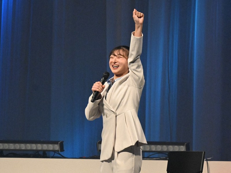 坂本花織さん、母校で新入生にエール 神戸学院大入学式に登壇 | 毎日新聞