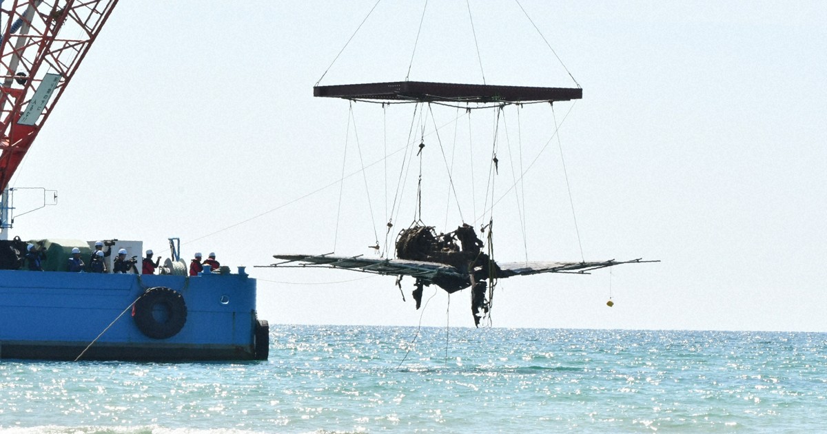 紫電改」海底から引き揚げ 鹿児島・阿久根沖 国内現存2機目 | 毎日新聞