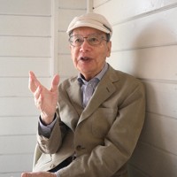 証言活動を振り返る山川剛さん＝長崎市平和町で2026年4月6日、尾形有菜撮影