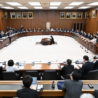 憲法審査会の今後の議論について討議が行われた衆院憲法審査会＝国会内で2026年4月9日午前11時1分、平田明浩撮影