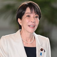 首相官邸に入る高市早苗首相＝2026年4月9日午前10時3分、平田明浩撮影