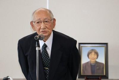 大久保悟子さんの思い出を語る、いとこの大久保洋治さん＝郡山市朝日で2026年4月9日、根本太一撮影
