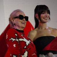 「プラダを着た悪魔2」のプロモーションで来日したメリル・ストリープ（左）とアン・ハサウェイ＝東京都港区で2026年4月6日午後5時35分、勝田友巳撮影