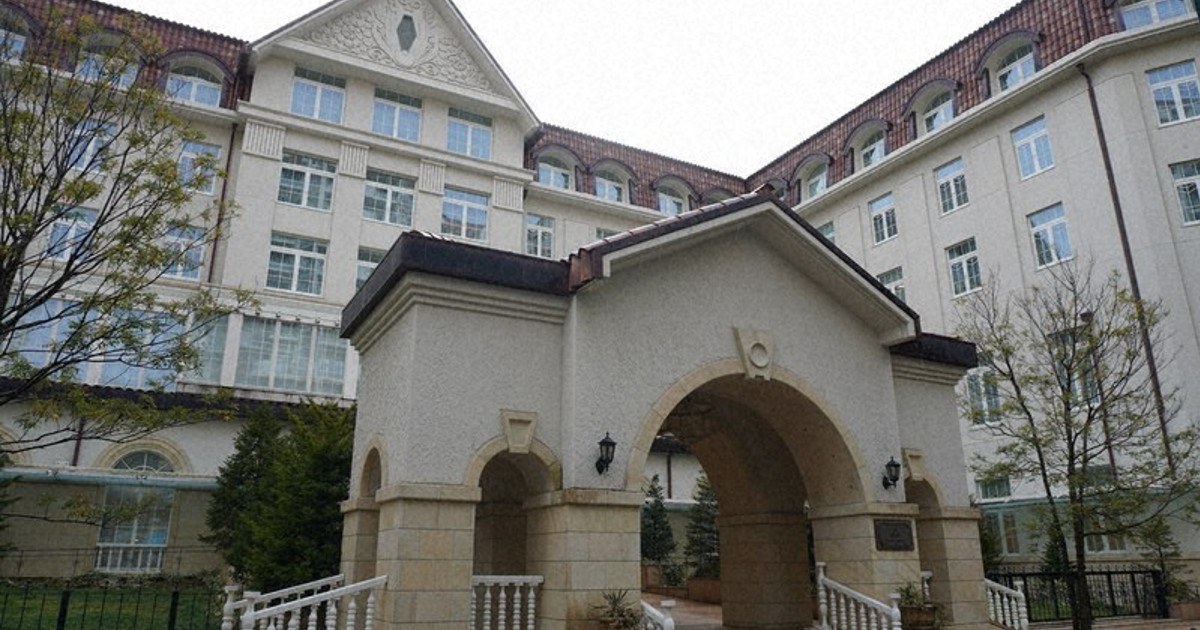 Japan hotel with ex-Takarazuka Revue star as manager marks 100th anniv. with diverse plans