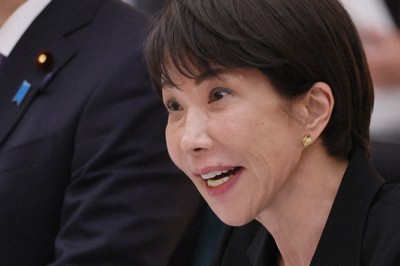東京都の小池百合子知事と協議する高市早苗首相＝首相官邸で2026年4月10日午後5時58分、中川祐一撮影