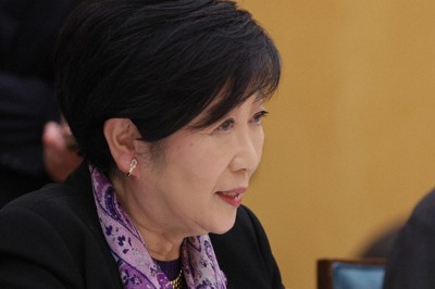 高市早苗首相と協議する東京都の小池百合子知事＝首相官邸で2026年4月10日午後6時4分、中川祐一撮影